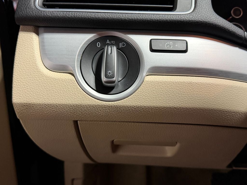 2013 Volkswagen Passat 2.5 SE