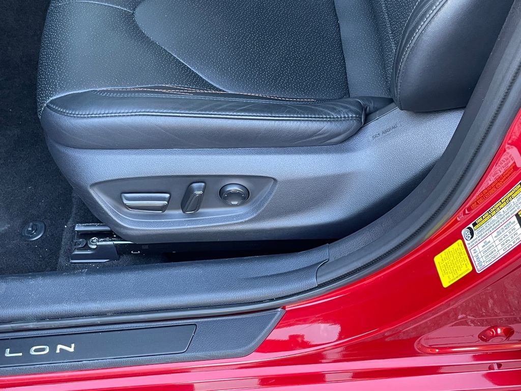 2022 Toyota Avalon Hybrid Limited