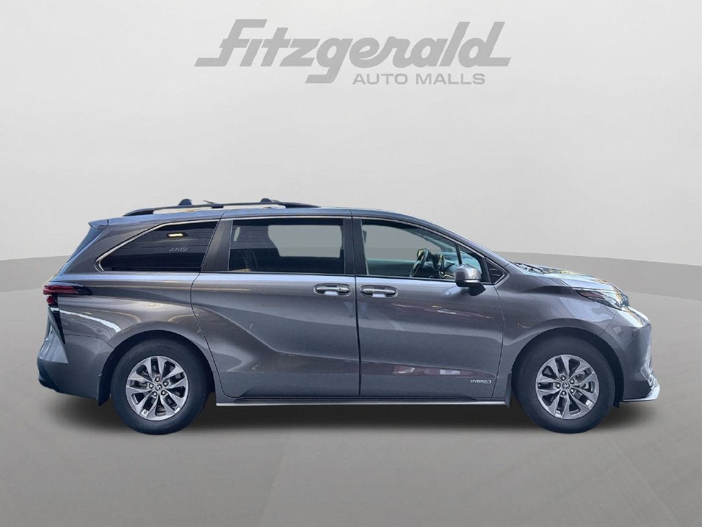 2021 Toyota Sienna XLE 7 Passenger