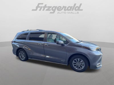 2021 Toyota Sienna XLE 7 Passenger
