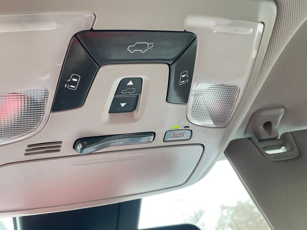 2018 Toyota Sienna XLE 8 Passenger