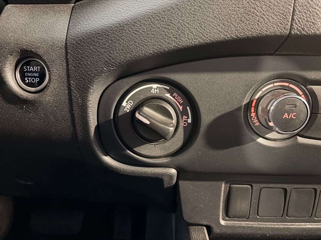 2022 Nissan Frontier SV