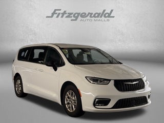 2024 Chrysler Pacifica Touring