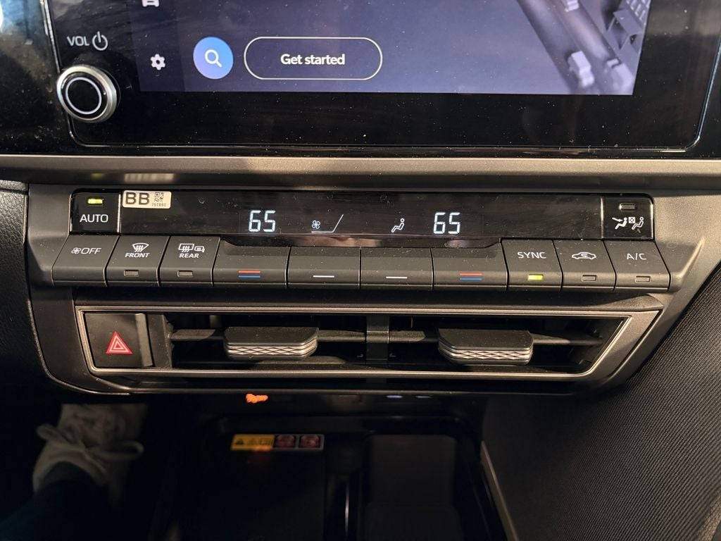 2025 Toyota CAMRY LE