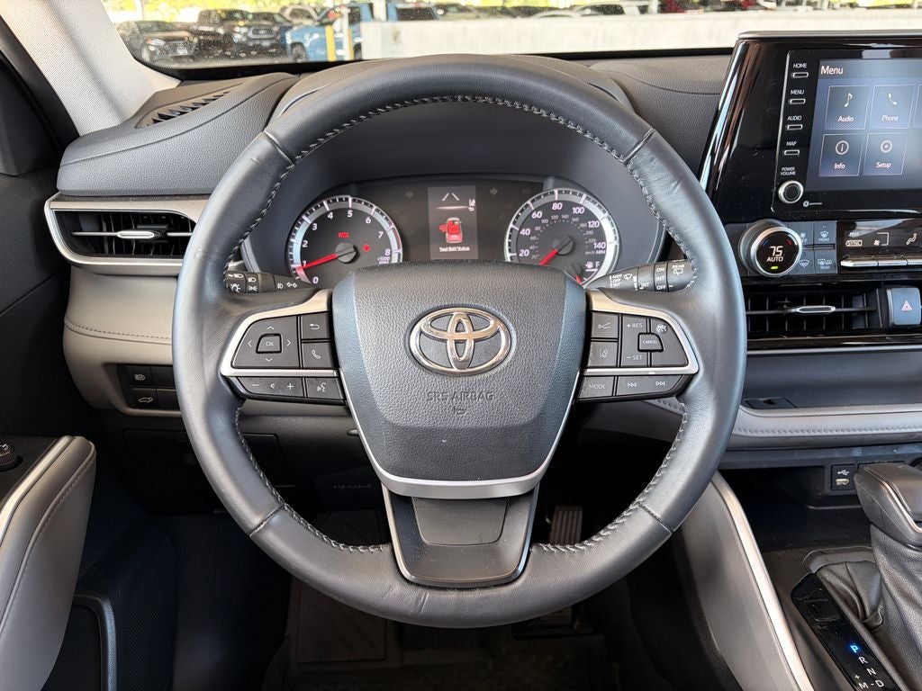 2022 Toyota HIGHLANDER LE
