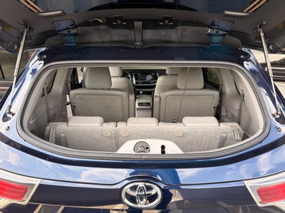 2016 Toyota Highlander Limited Platinum V6