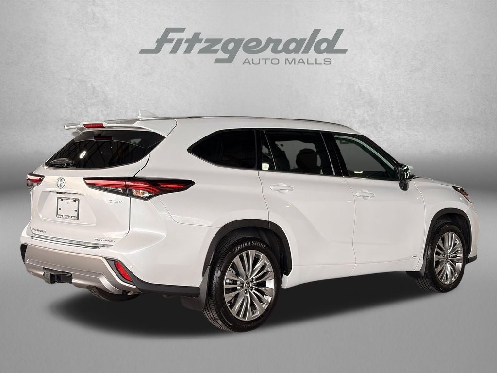 2025 Toyota Highlander Hybrid Platinum