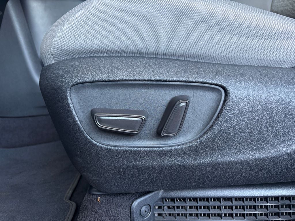 2025 Toyota Sienna LE 8 Passenger