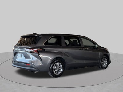 2025 Toyota Sienna LE 8 Passenger