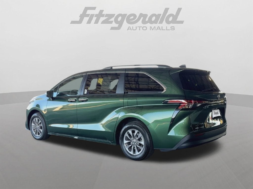 2026 Toyota Sienna XLE 7 Passenger