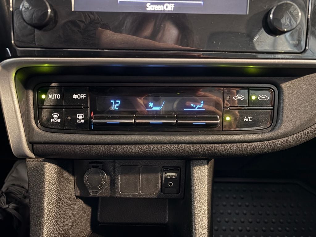 2017 Toyota COROLLA LE