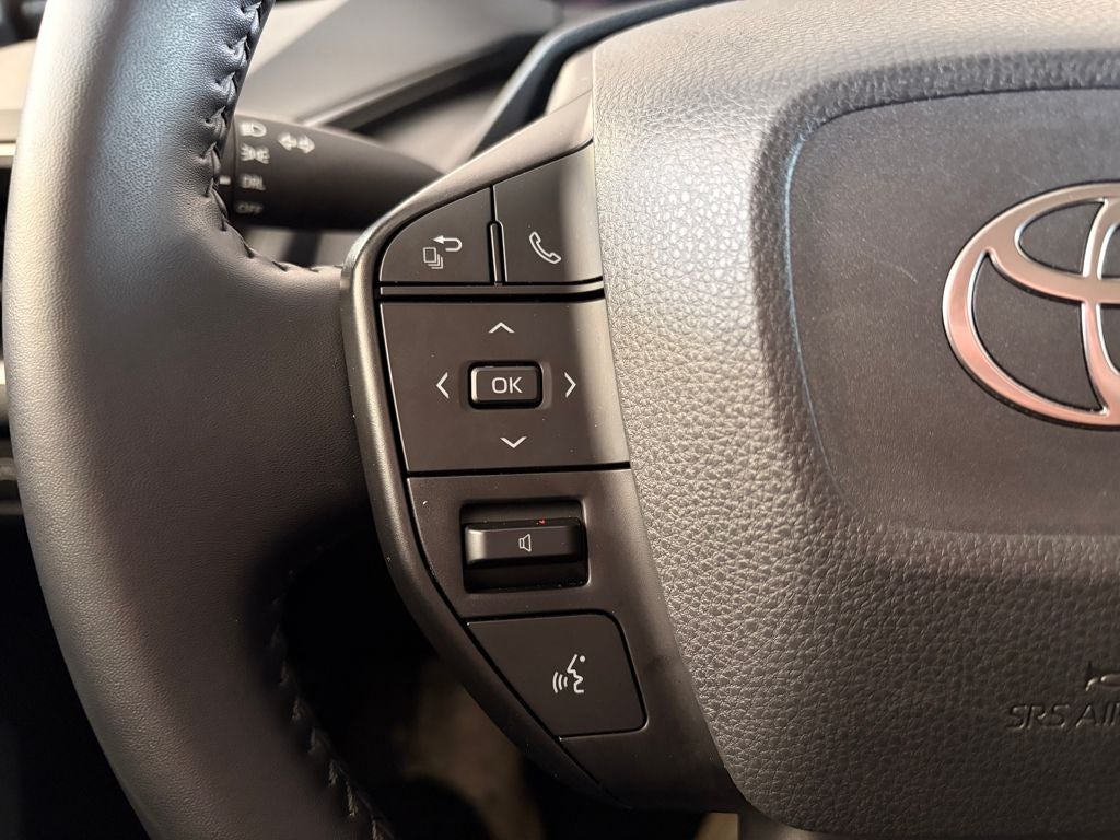 2025 Toyota PRIUS LE