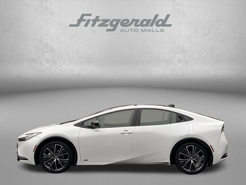 2024 Toyota PRIUS XLE