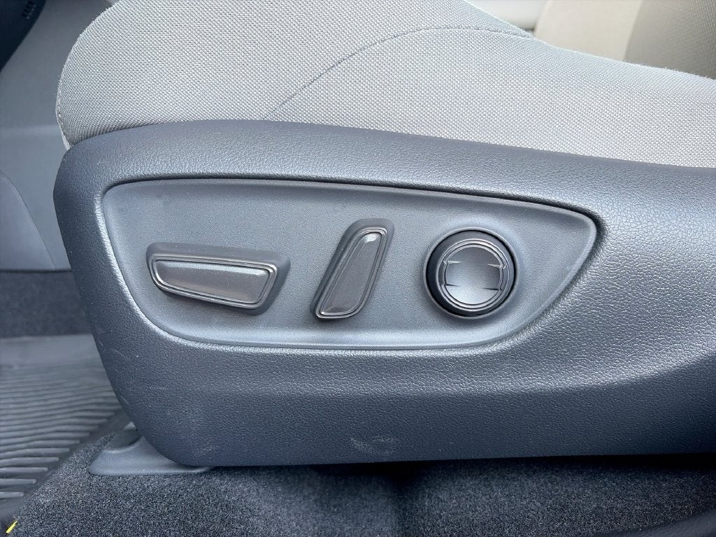 2024 Toyota Venza LE