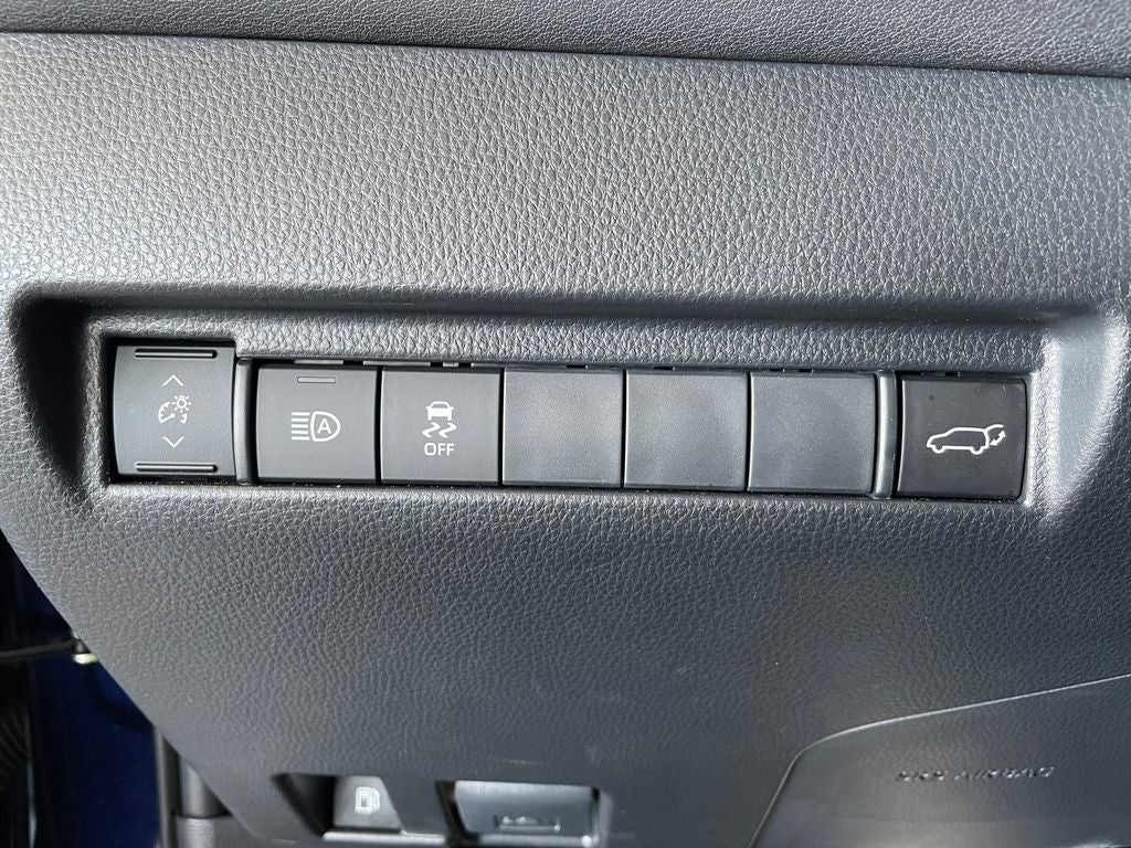 2024 Toyota VENZA LE