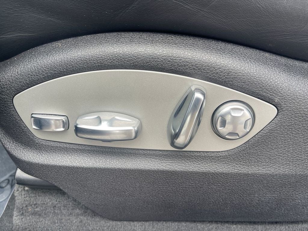 2024 Porsche Macan T