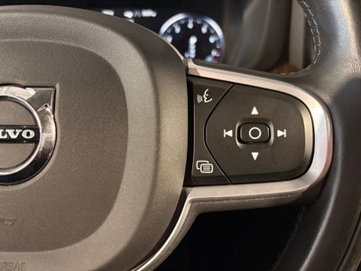 2021 Volvo XC60 T5 Momentum