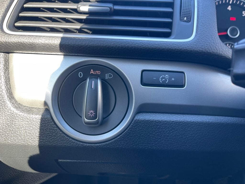 2015 Volkswagen Passat 1.8T S