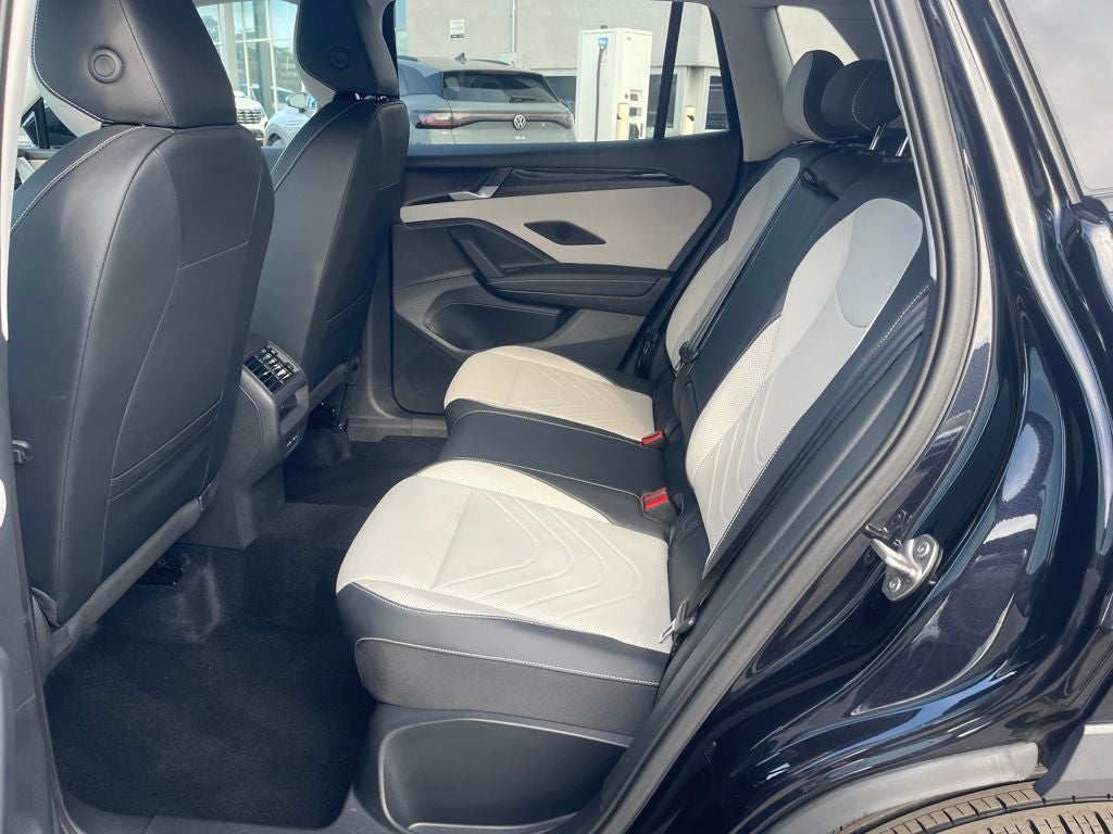 2025 Volkswagen Tiguan 2.0T SE