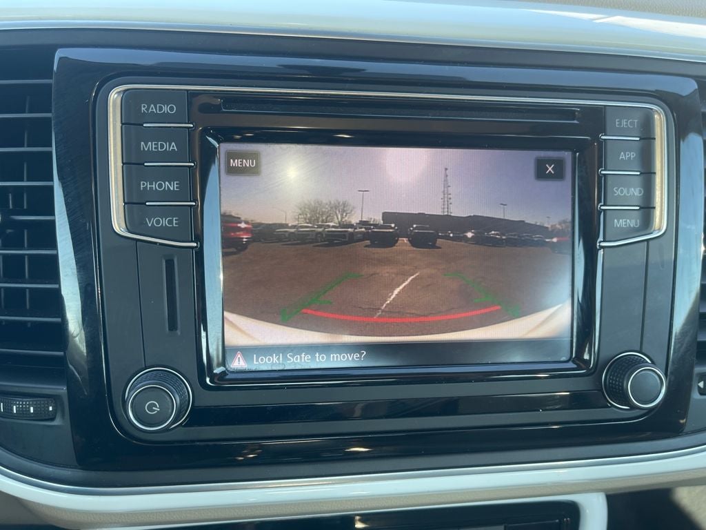 2018 Volkswagen Beetle 2.0T SE