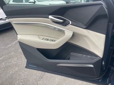 2024 Audi Q8 Sportback e-tron Premium Plus S line quattro