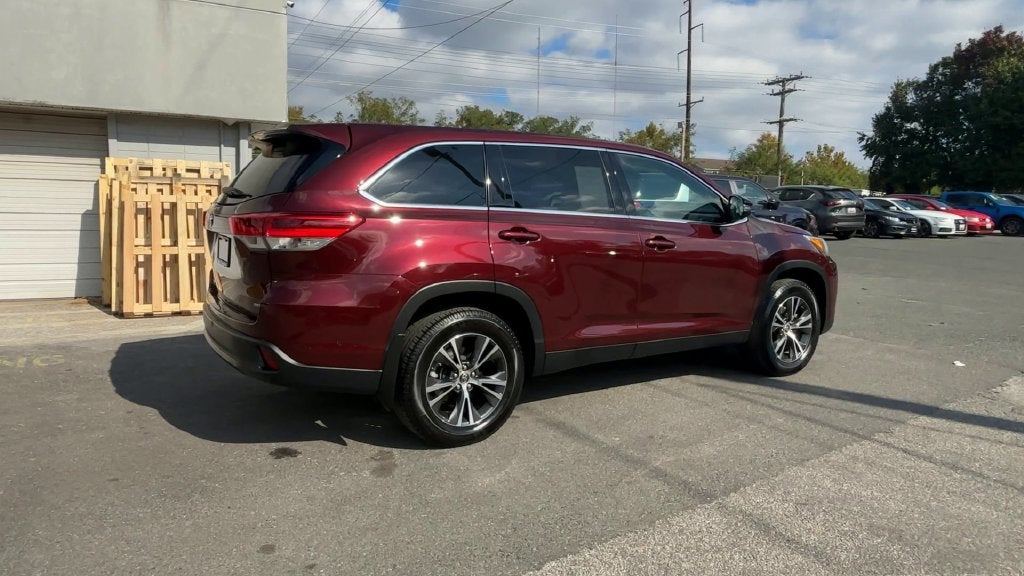 2019 Toyota Highlander LE
