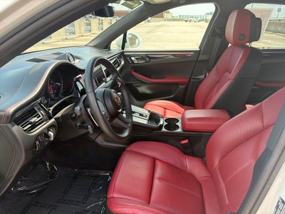 2025 Porsche Macan AWD