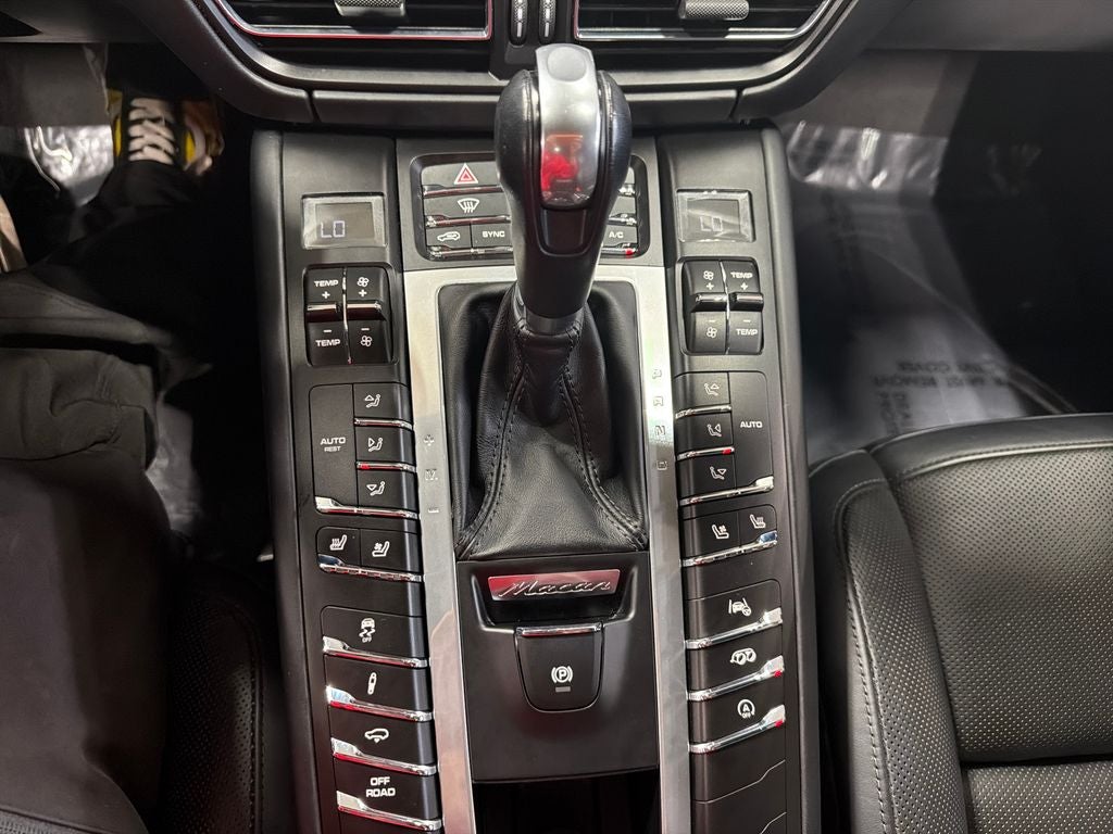 2020 Porsche Macan Turbo