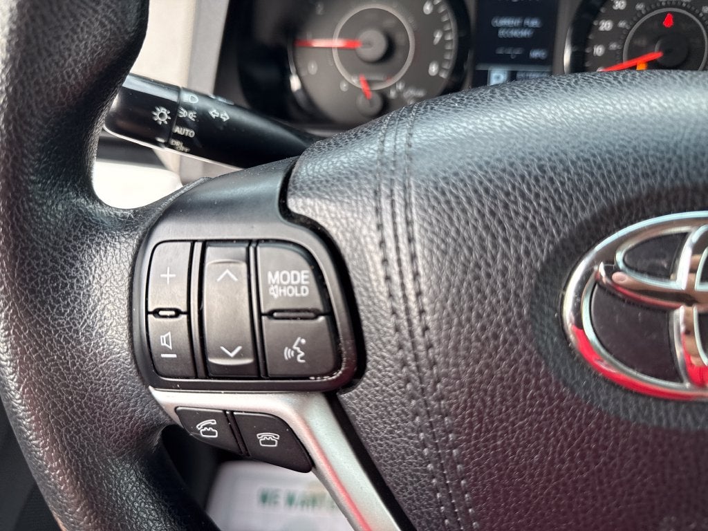 2015 Toyota Sienna LE 7 Passenger