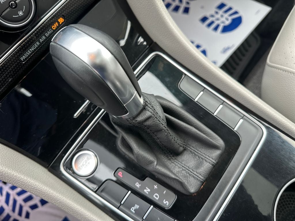 2019 Volkswagen Passat 2.0T SE R-Line