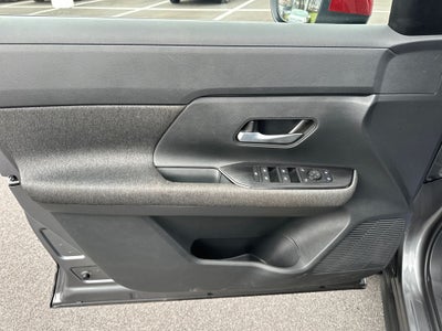 2025 Nissan Kicks MPV SV