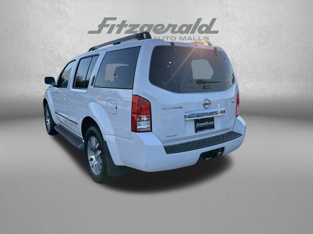 2012 Nissan Pathfinder LE