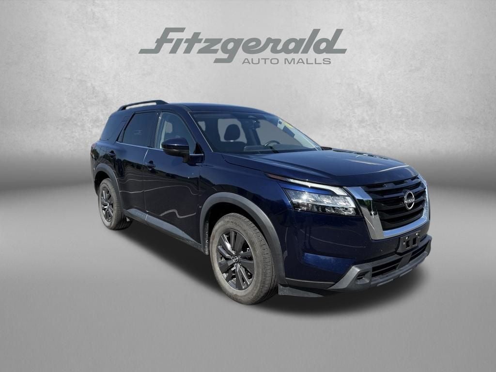 2022 Nissan Pathfinder SV