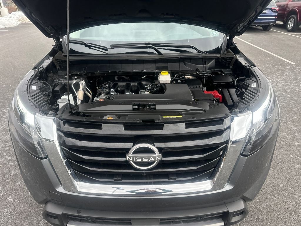 2025 Nissan Pathfinder SL