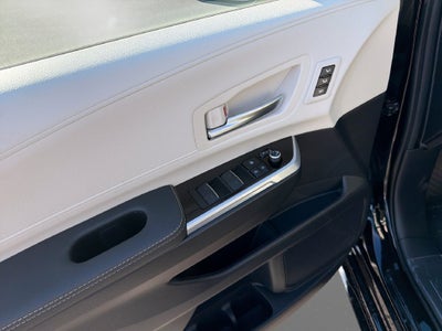 2026 Toyota Sienna Platinum 7 Passenger