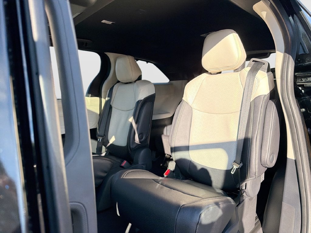 2026 Toyota Sienna Platinum 7 Passenger