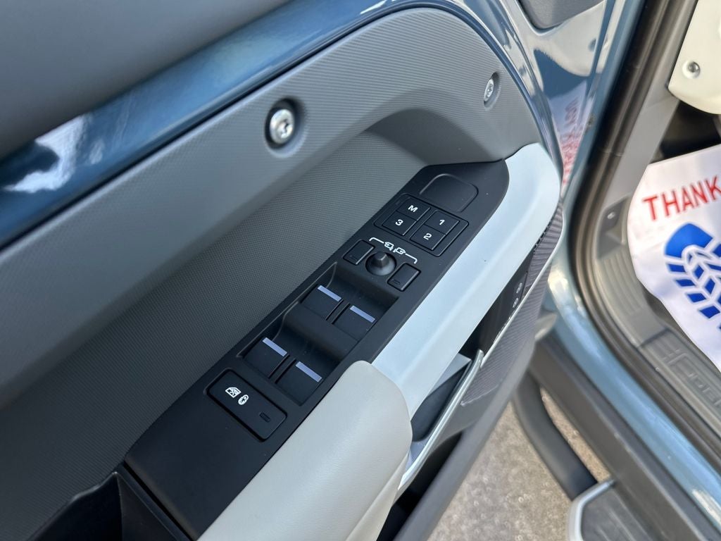 2024 Land Rover Defender S