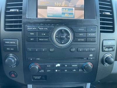 2011 Nissan Pathfinder SV