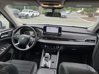2022 Mitsubishi Outlander SE