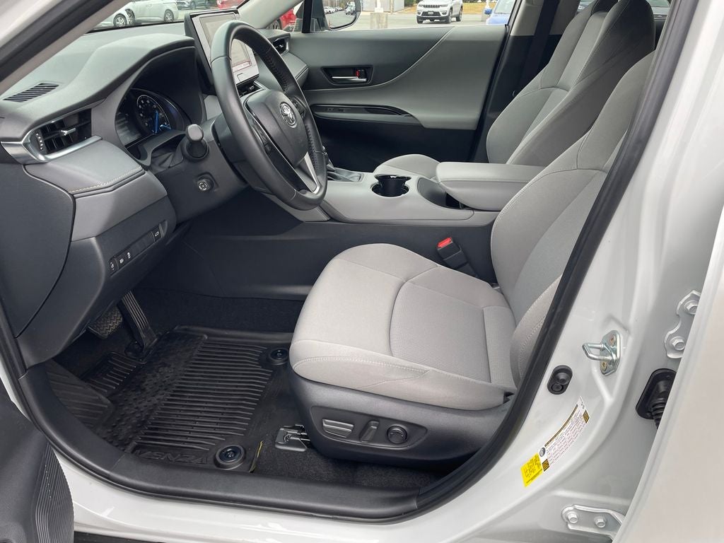 2024 Toyota Venza LE