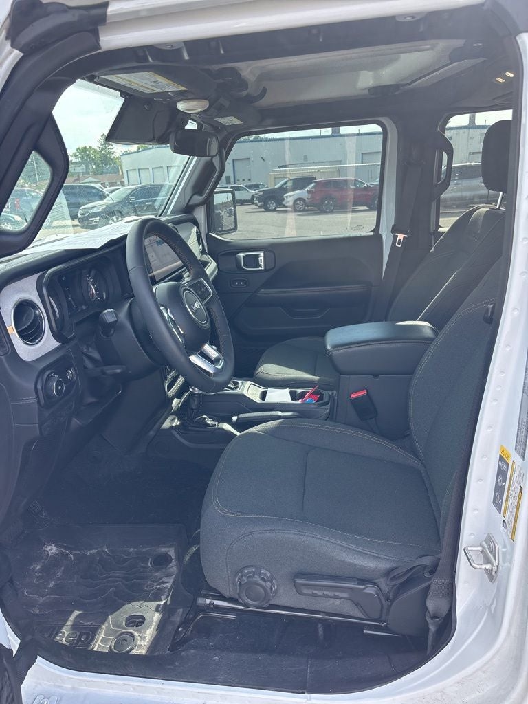 2024 Jeep Wrangler 4-Door Sahara 4x4