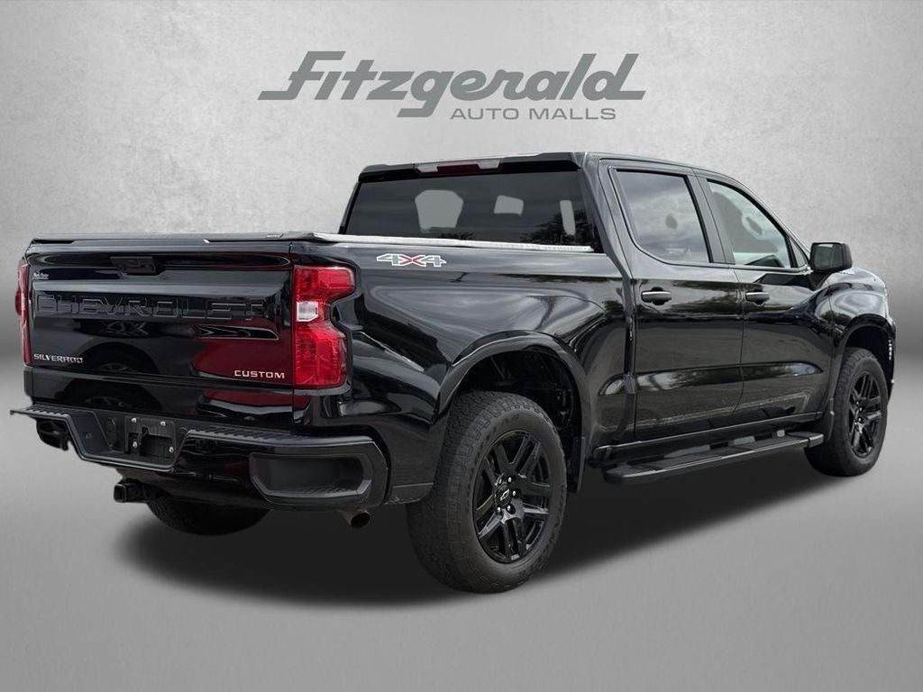 2023 Chevrolet Silverado 1500 4WD Crew Cab Short Bed Custom