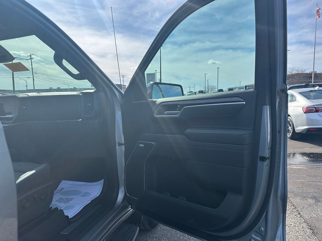 2025 Chevrolet Silverado 1500 4WD Crew Cab Short Bed LTZ