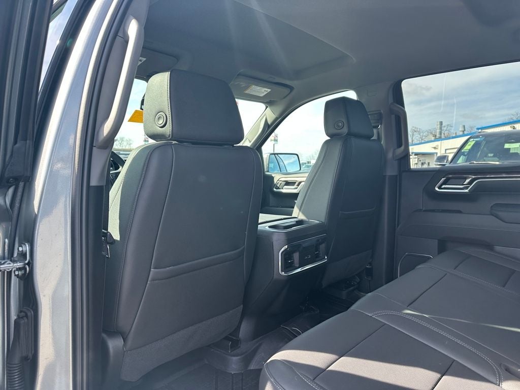 2025 Chevrolet Silverado 1500 4WD Crew Cab Short Bed LTZ