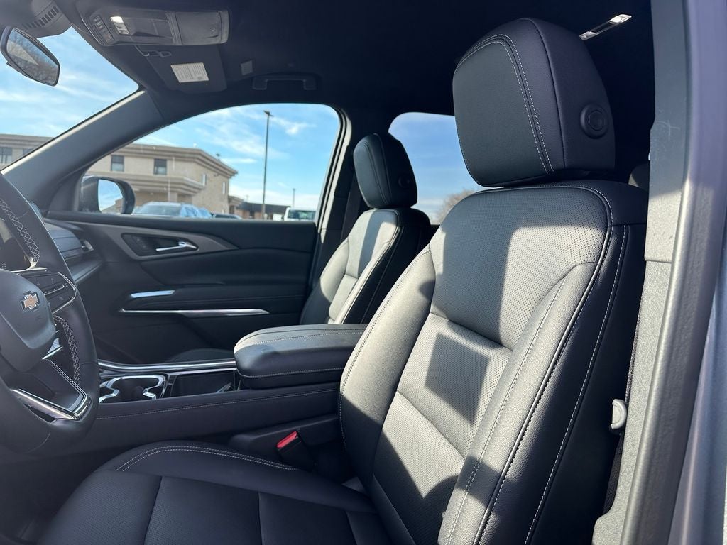 2025 Chevrolet Traverse AWD LT