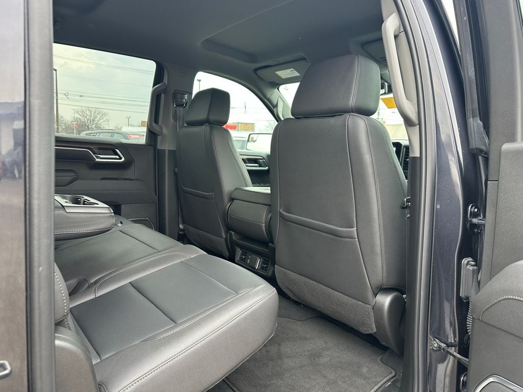 2025 GMC Sierra 1500 4WD Crew Cab Short Box SLT