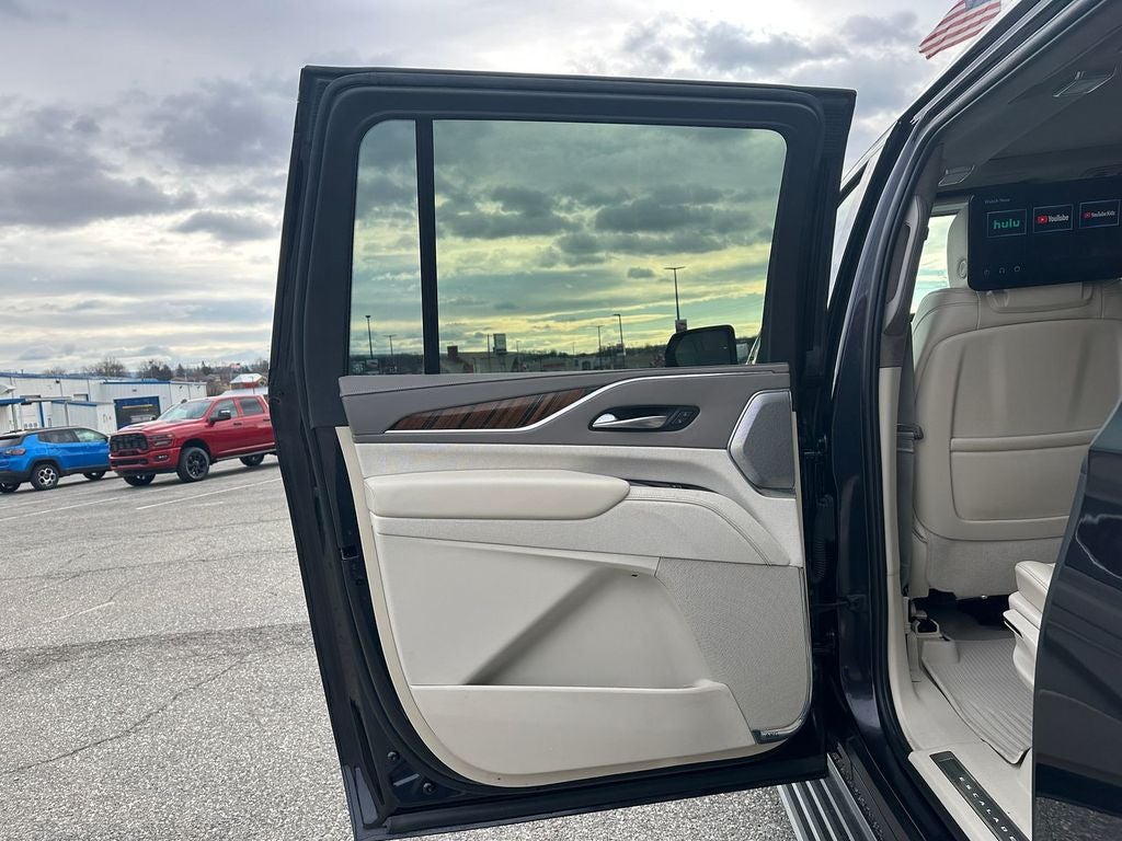 2023 Cadillac Escalade ESV Sport Platinum