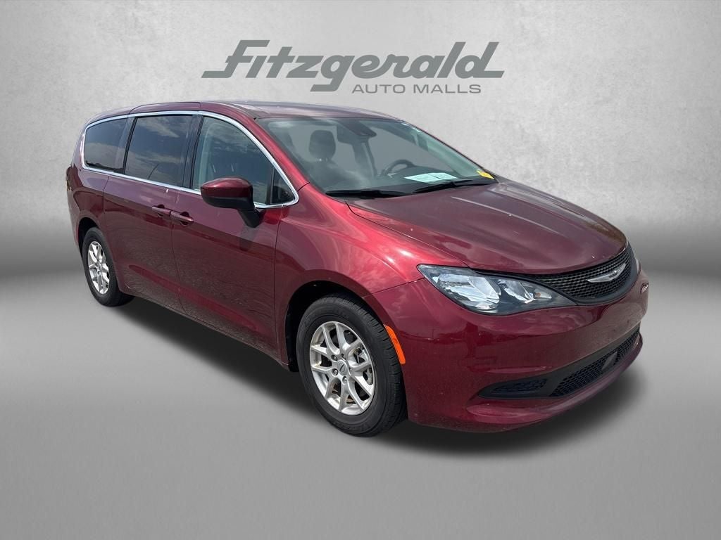 2023 Chrysler Voyager LX