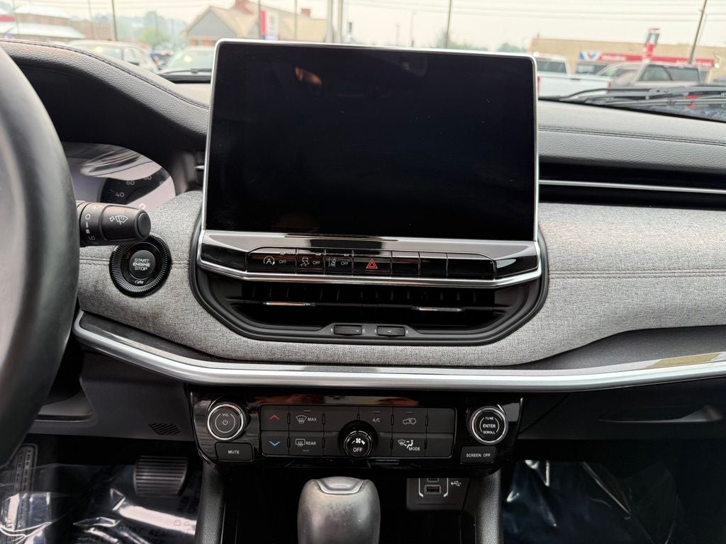 2022 Jeep Compass Latitude Lux 4x4
