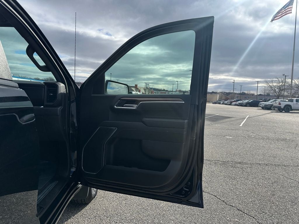 2025 Chevrolet Silverado 1500 LT LT1